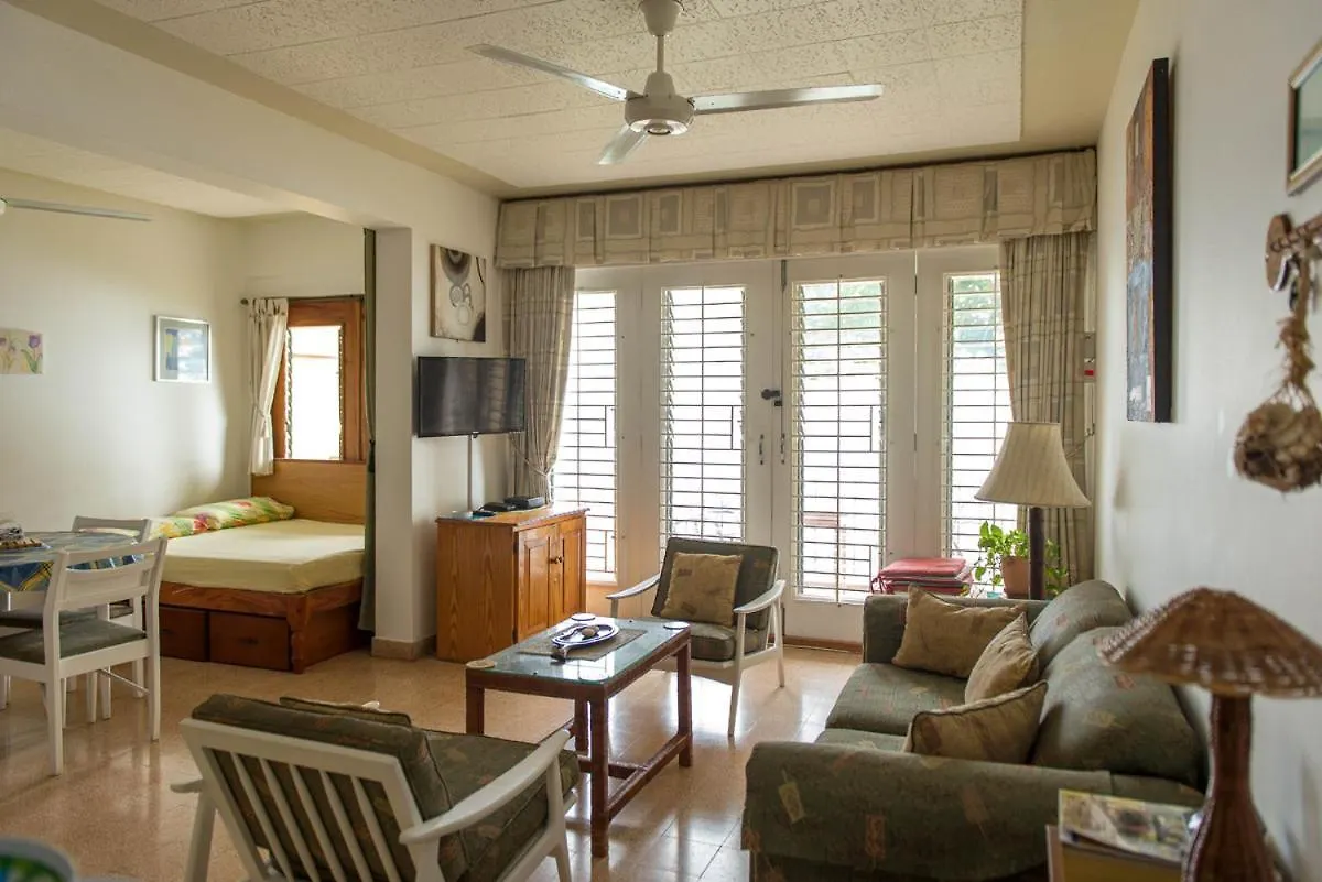 Carib Beach Resort-Ocho Rios 0*,  Jamaica